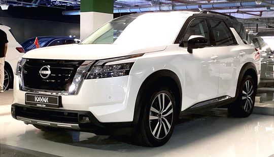 Nissan • Pathfinder