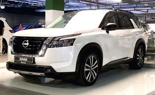 Nissan • Pathfinder