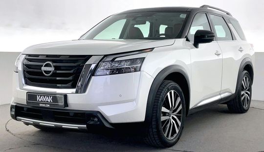 Nissan • Pathfinder