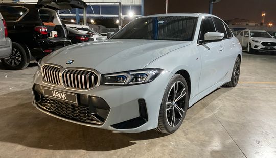 BMW • 320i