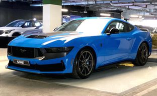 Ford • Mustang