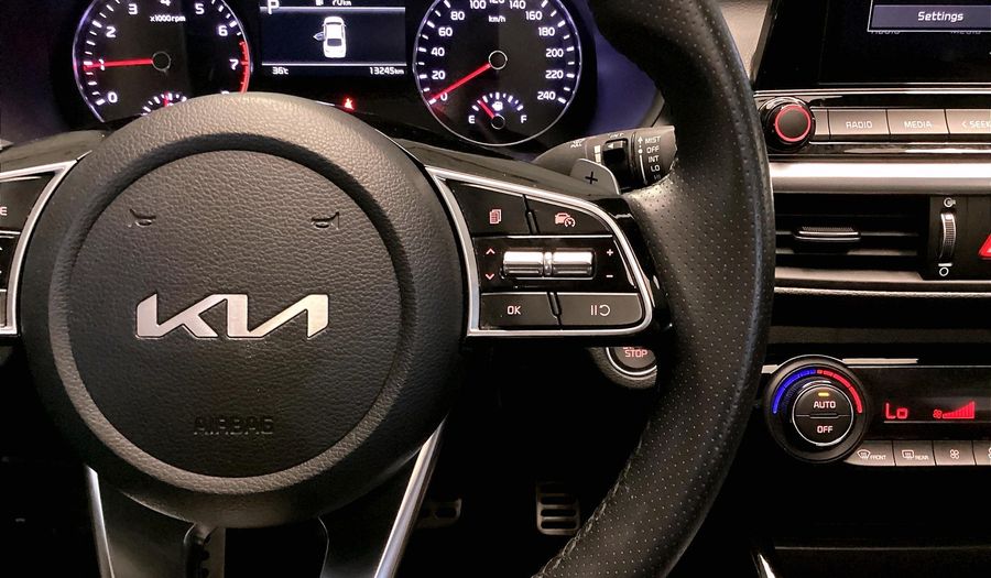 Kia Cerato GT LINE Sedan 2024