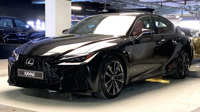 LEXUS • IS350