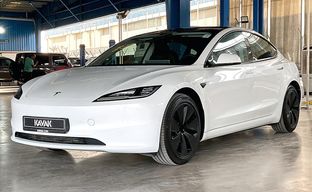 Tesla • Model 3