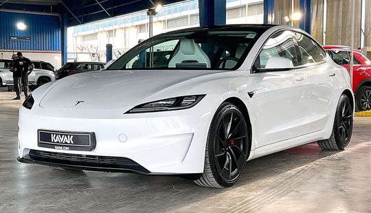 Tesla • Model 3