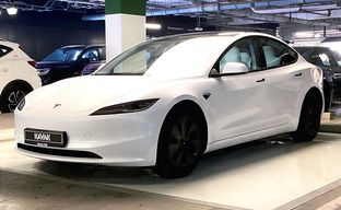 Tesla • Model 3