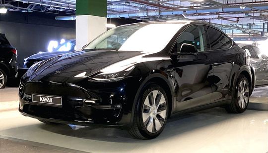 Tesla • Model Y
