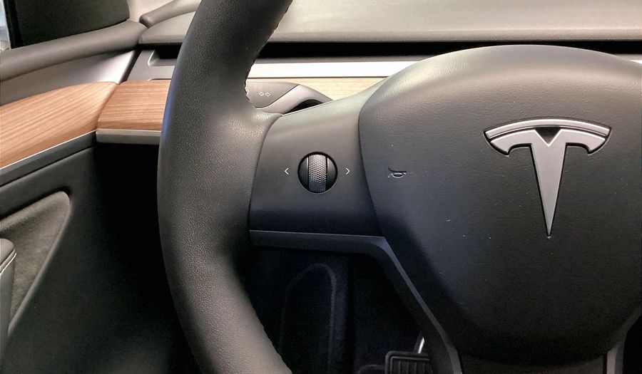 Tesla Model Y LONG RANGE (DUAL MOTOR) Suv 2024