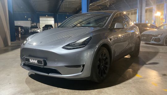 Tesla • Model Y