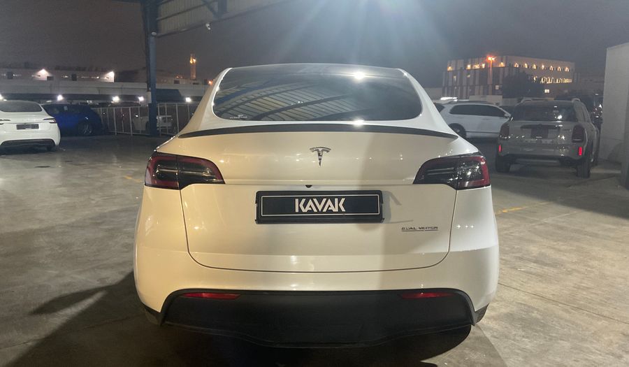 Tesla Model Y BEV PERFORMANCE QUICKSILVER BW INT 21 Suv 2024