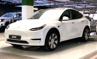 Tesla • Model Y