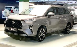 Toyota • Veloz