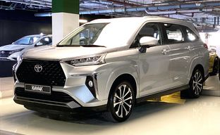 Toyota • Veloz