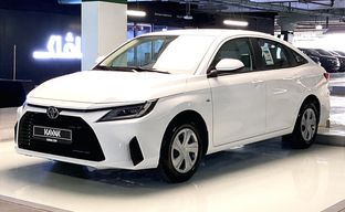 Toyota • Yaris