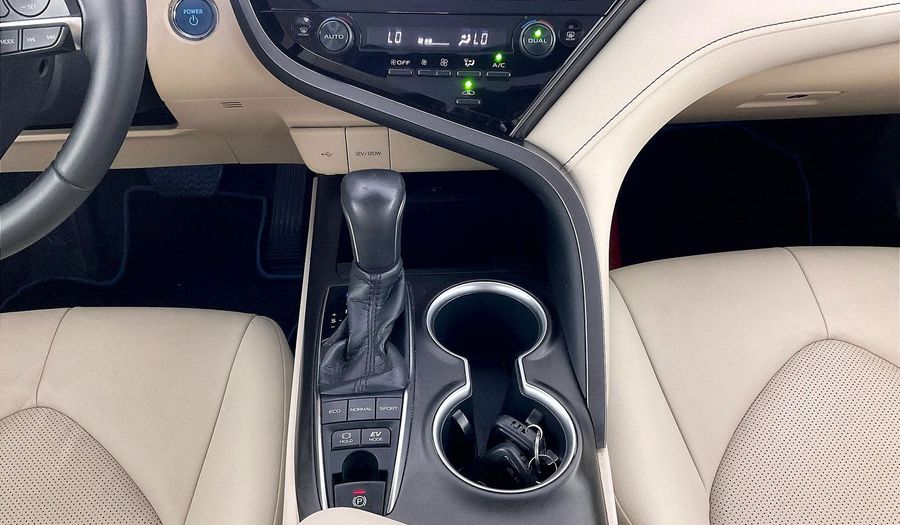 Toyota Camry 2.5 LIMITED HYBRID E-CVT Sedan 2024