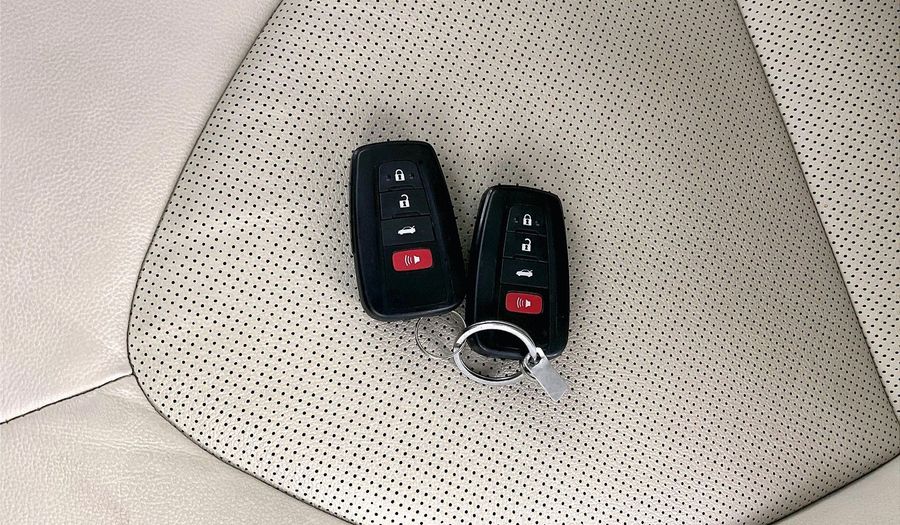 Toyota Camry 2.5 LIMITED HYBRID E-CVT Sedan 2024