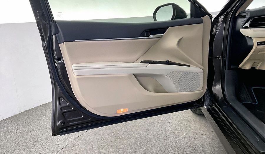 Toyota Camry 2.5 LIMITED HYBRID E-CVT Sedan 2024