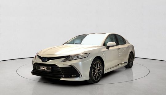 Toyota • Camry