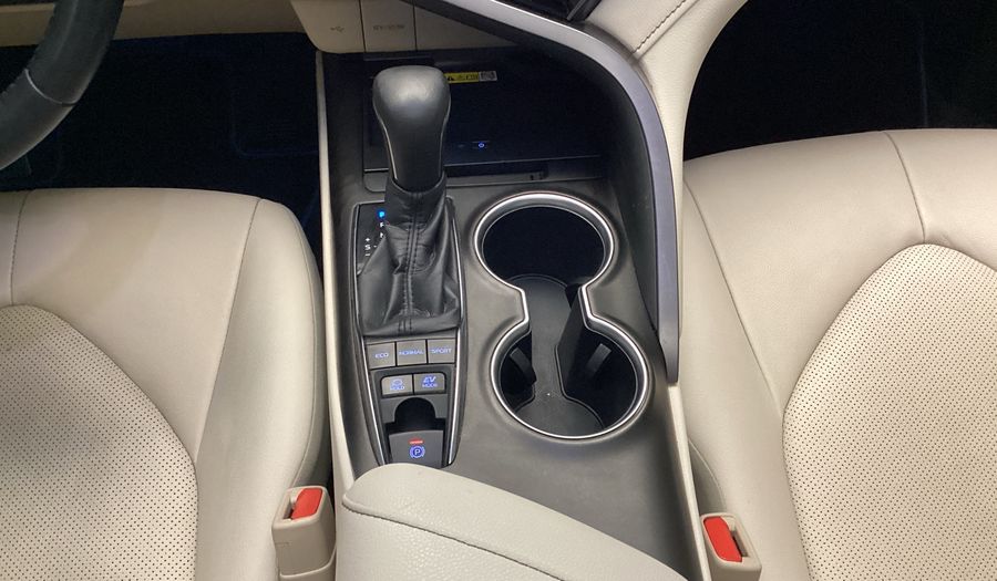 Toyota Camry 2.5 LIMITED HYBRID E-CVT Sedan 2024