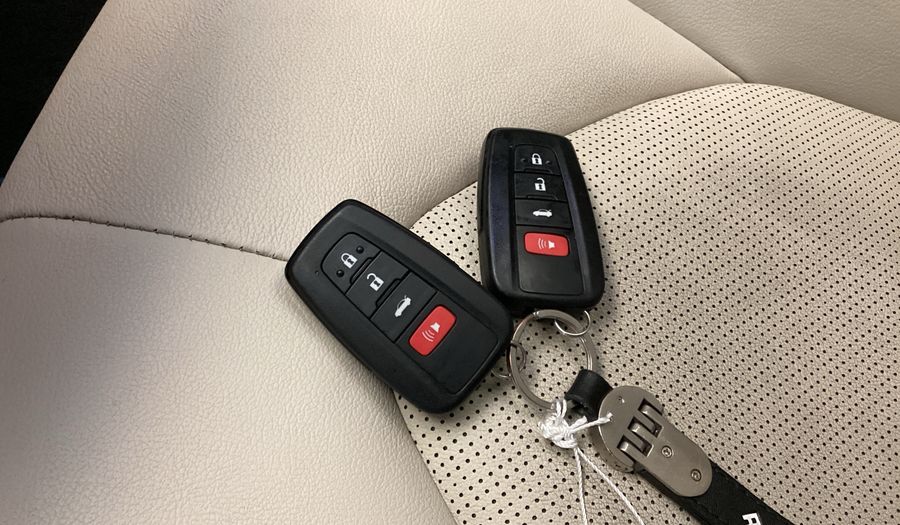 Toyota Camry 2.5 LIMITED HYBRID E-CVT Sedan 2024