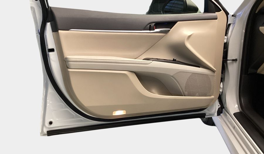 Toyota Camry 2.5 LIMITED HYBRID E-CVT Sedan 2024