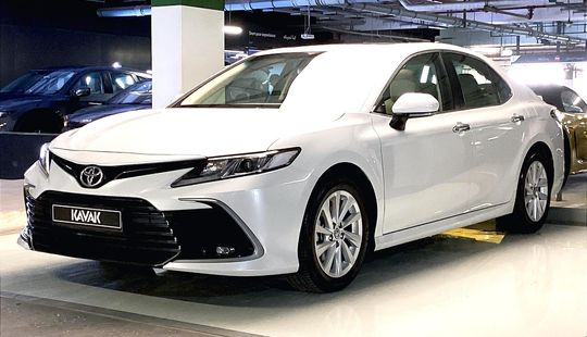 Toyota • Camry