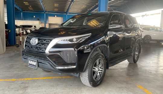Toyota • Fortuner