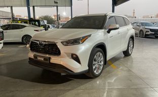 Toyota • Highlander