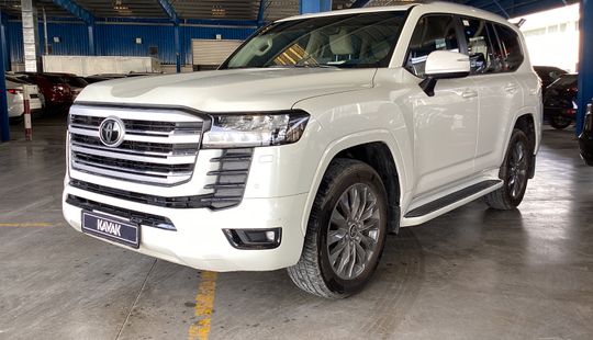 Toyota • Land Cruiser