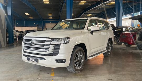 Toyota • Land Cruiser