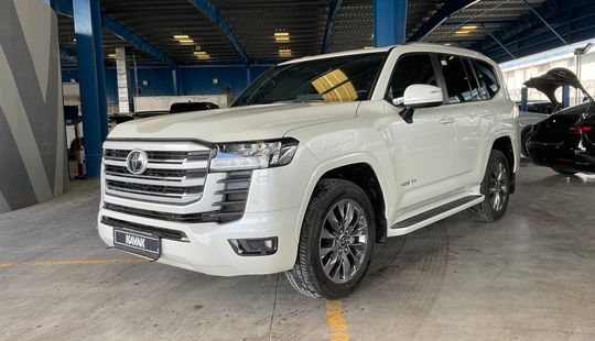 Toyota • Land Cruiser