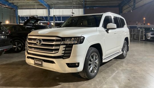 Toyota • Land Cruiser