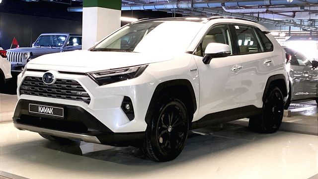 Toyota • RAV4