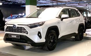 Toyota • RAV4