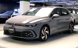 Volkswagen • Golf