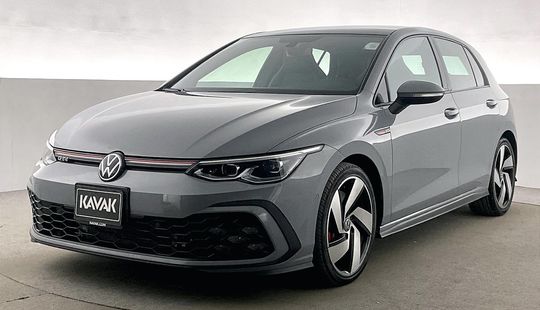 Volkswagen • Golf