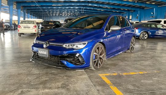 Volkswagen • Golf
