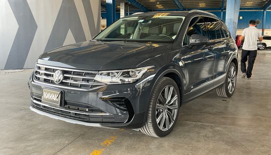 Volkswagen • Tiguan