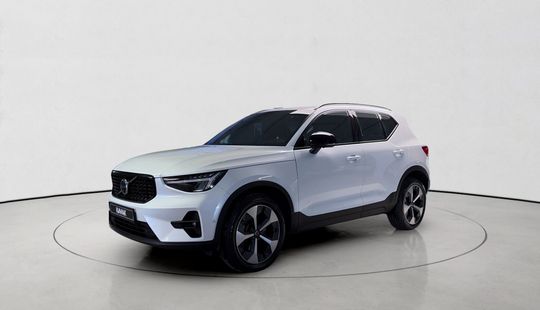 Volvo XC40 2.0 B4 MHEV ULTIMATE DARK AUTO-2024