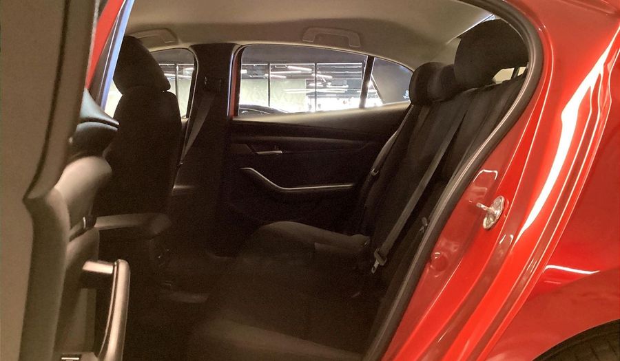 Mazda 3 SELECT Sedan 2025