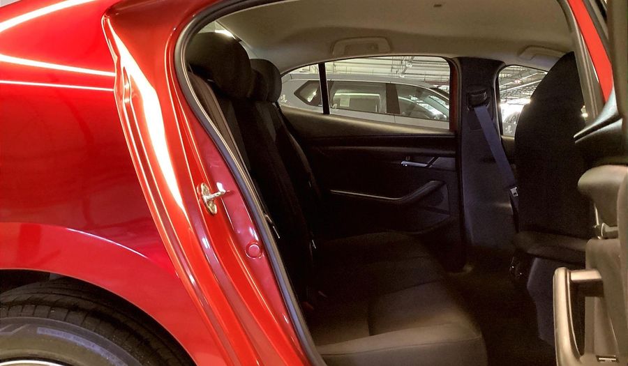 Mazda 3 SELECT Sedan 2025