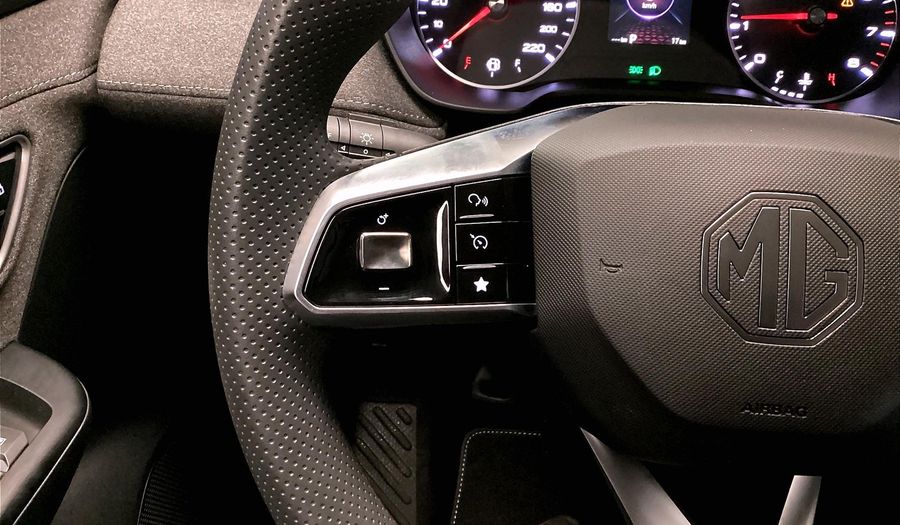 Mg Zs 1.5 STD AUTO Suv 2025