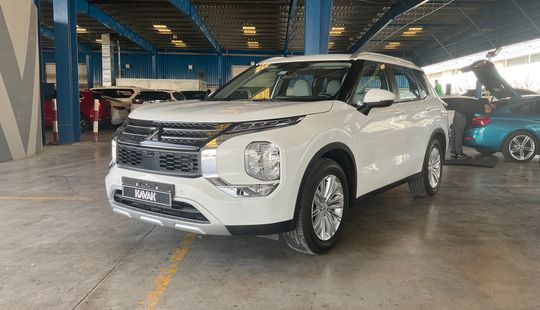 Mitsubishi • Outlander