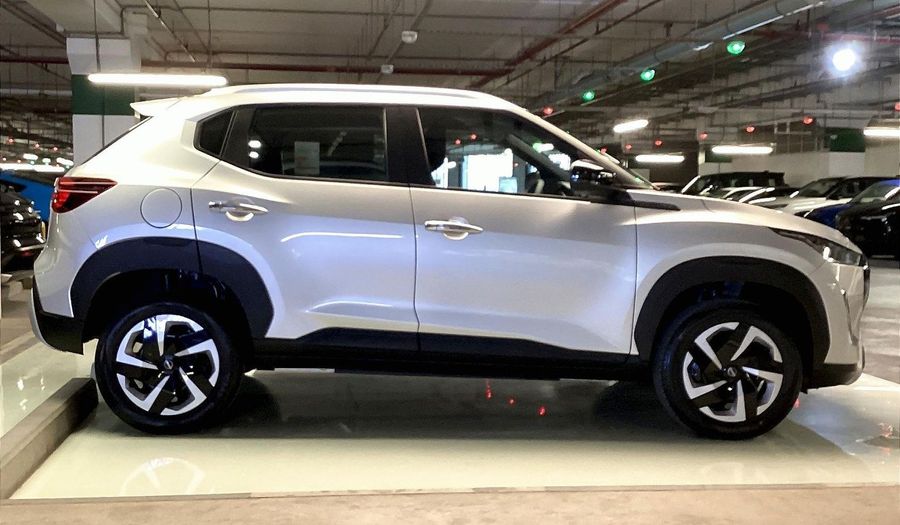 Nissan Magnite S Suv 2025