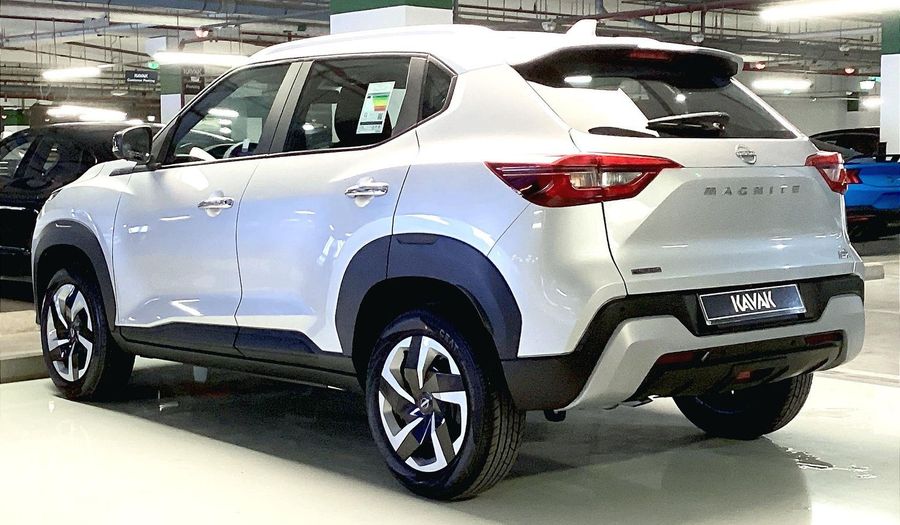 Nissan Magnite S Suv 2025