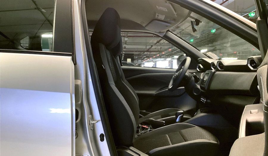 Nissan Magnite S Suv 2025