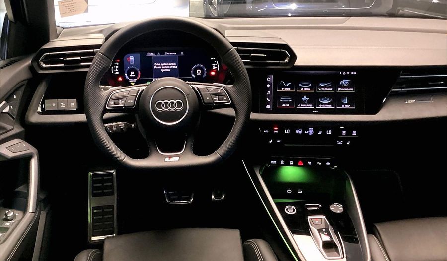 Audi A3 35 TFSI SLINE Sedan 2025