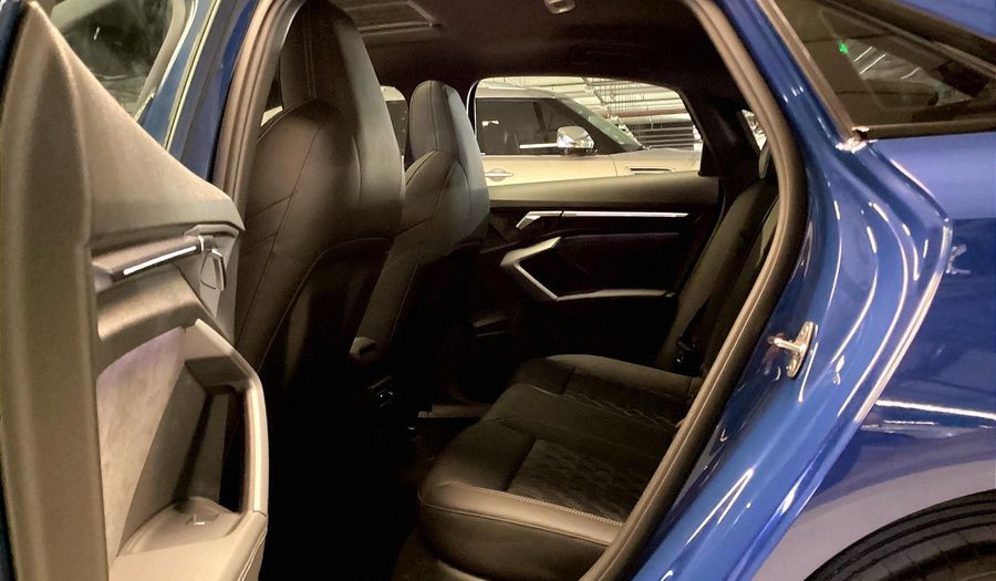 Audi A3 35 TFSI SLINE Sedan 2025