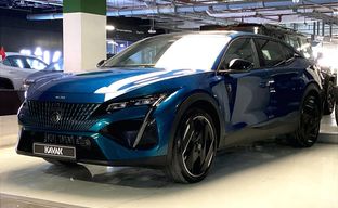 Peugeot • 408