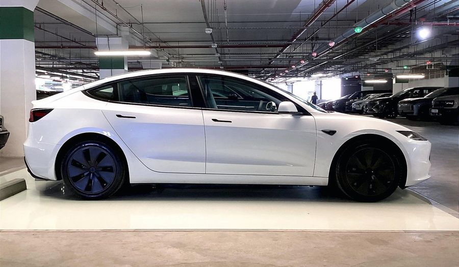 Tesla Model 3 LONG RANGE DUAL MOTOR Sedan 2025